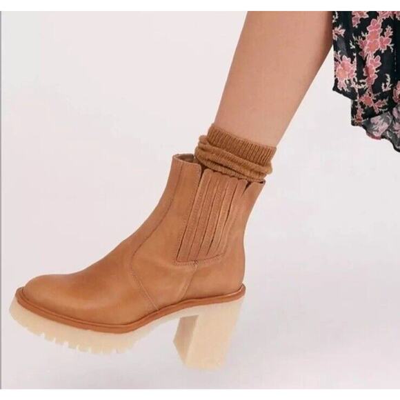 Free People James Chelsea Tan Leather Boot, Lugg Platform Sole Zip 40/10 Boho - Picture 1 of 9